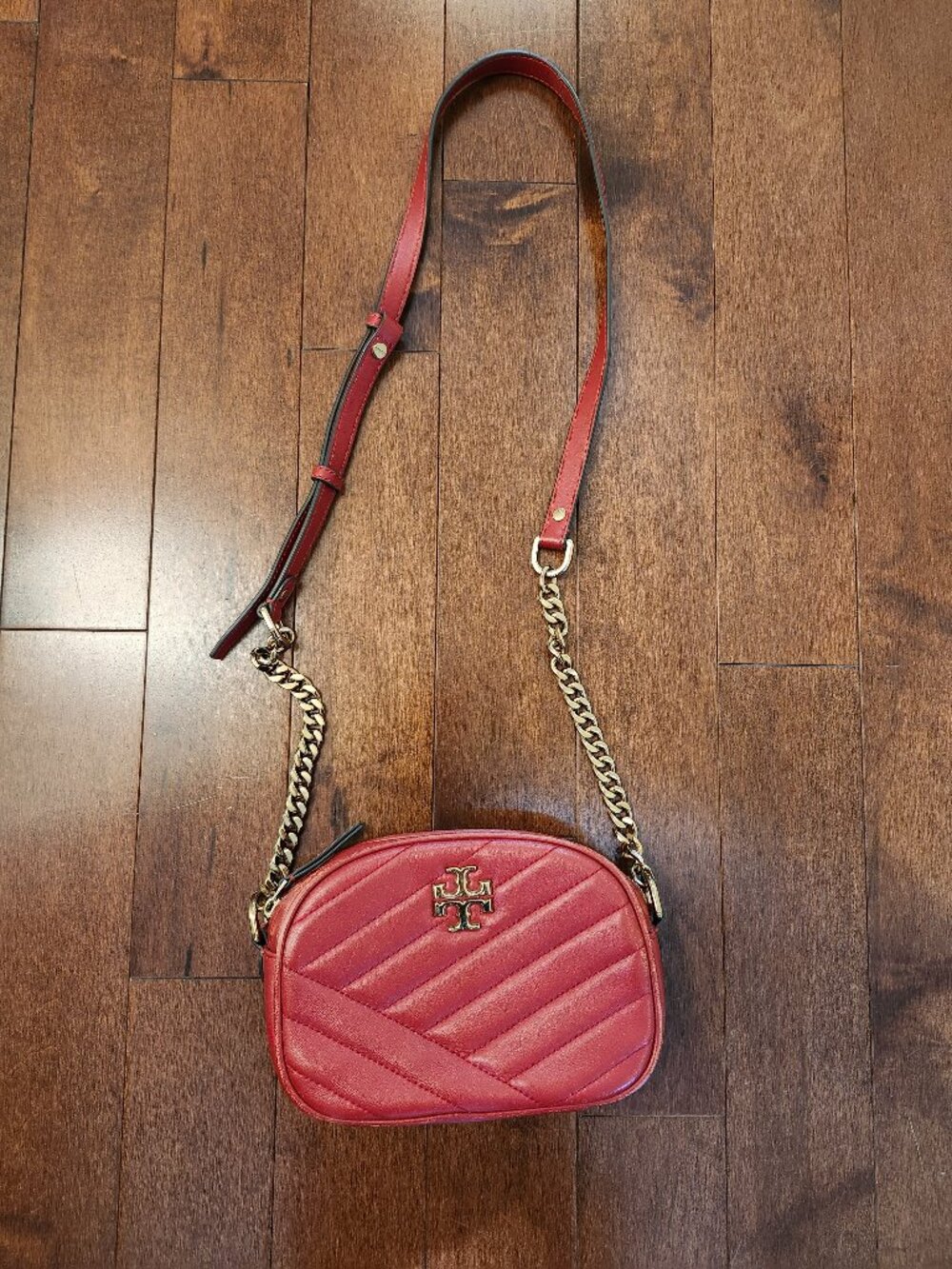 Tory Burch Kira Chevron camera bag in red